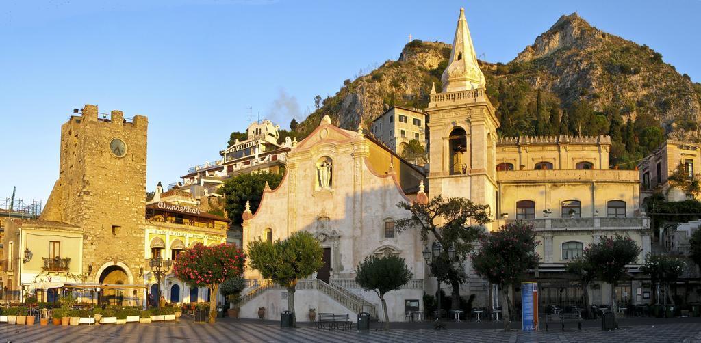 The Clock Houses Borgo Gallodoro Letojanni Exterior photo